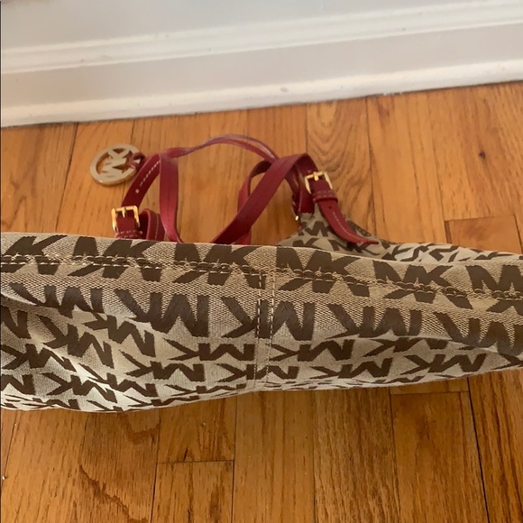 Michael Kors bag - Picture 6 of 9